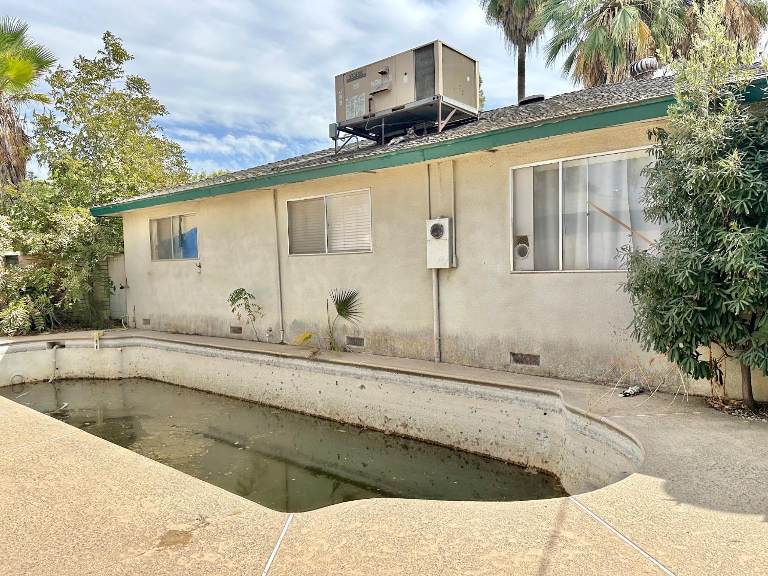 405 W Rialto Ave, Clovis, CA 93612