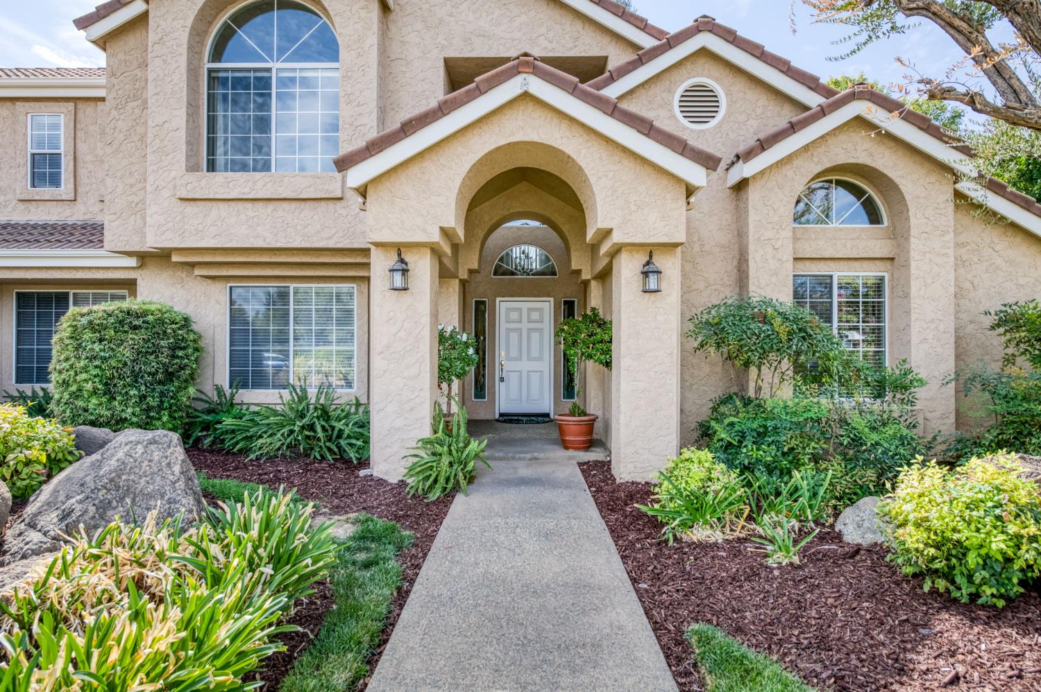 1453 E Decatur Ave, Fresno, CA 93720