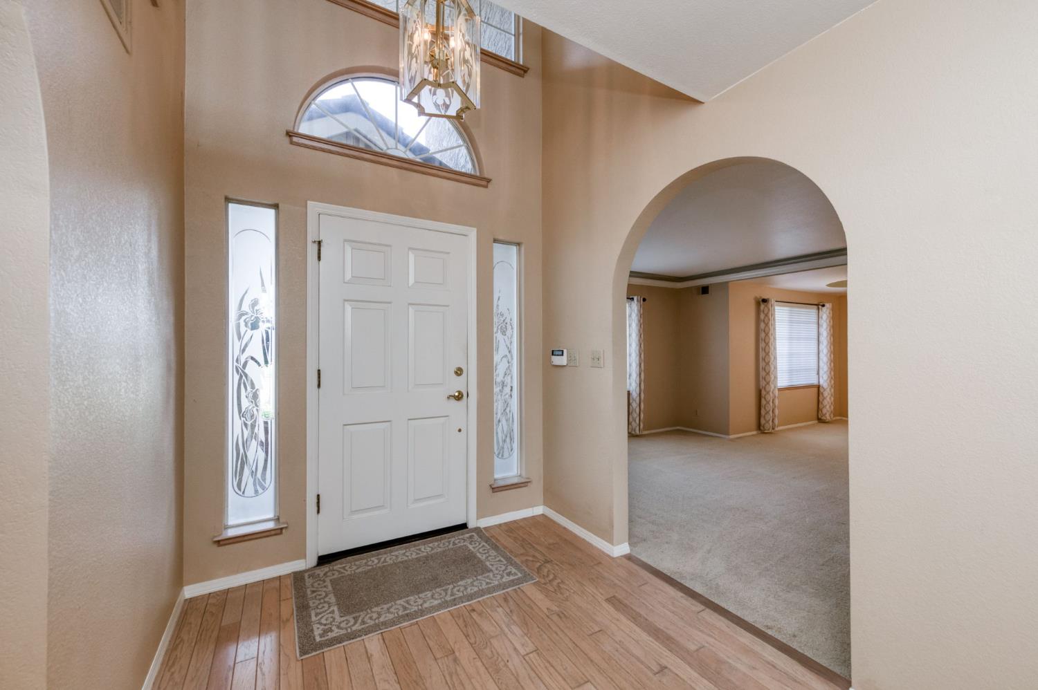 1453 E Decatur Ave, Fresno, CA 93720