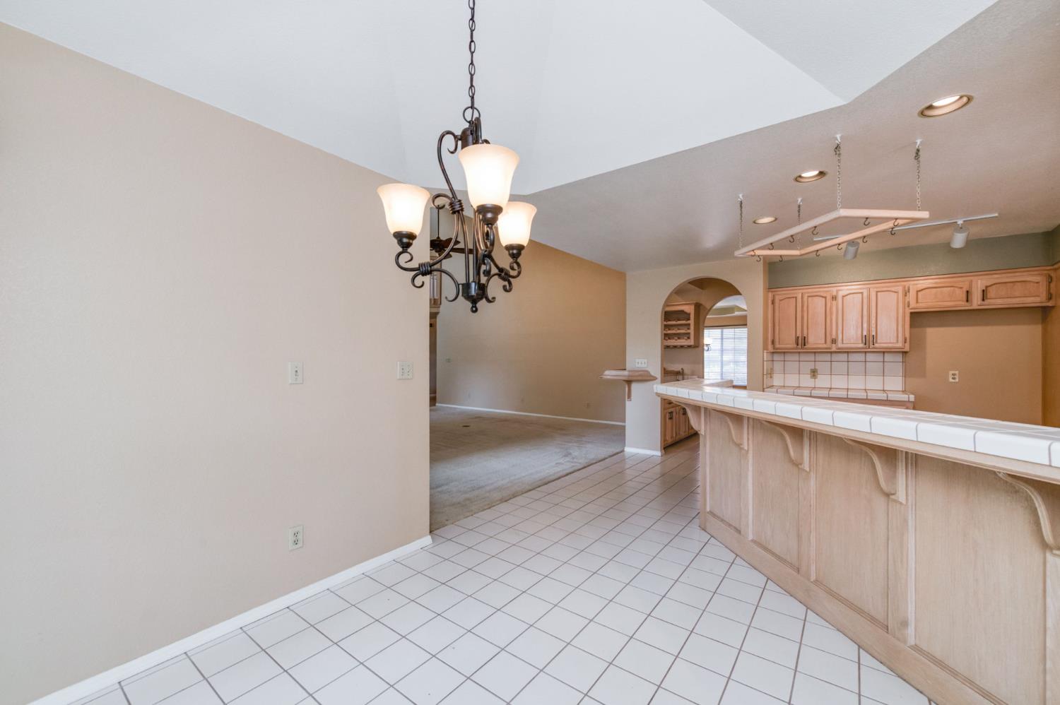 1453 E Decatur Ave, Fresno, CA 93720
