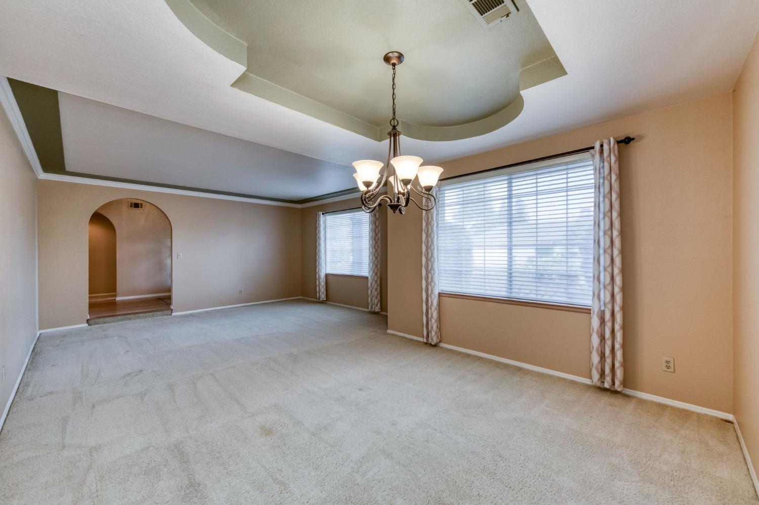 1453 E Decatur Ave, Fresno, CA 93720