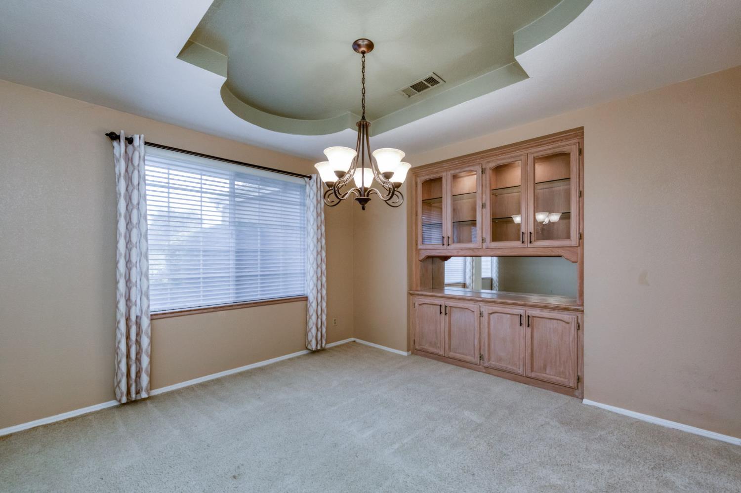 1453 E Decatur Ave, Fresno, CA 93720