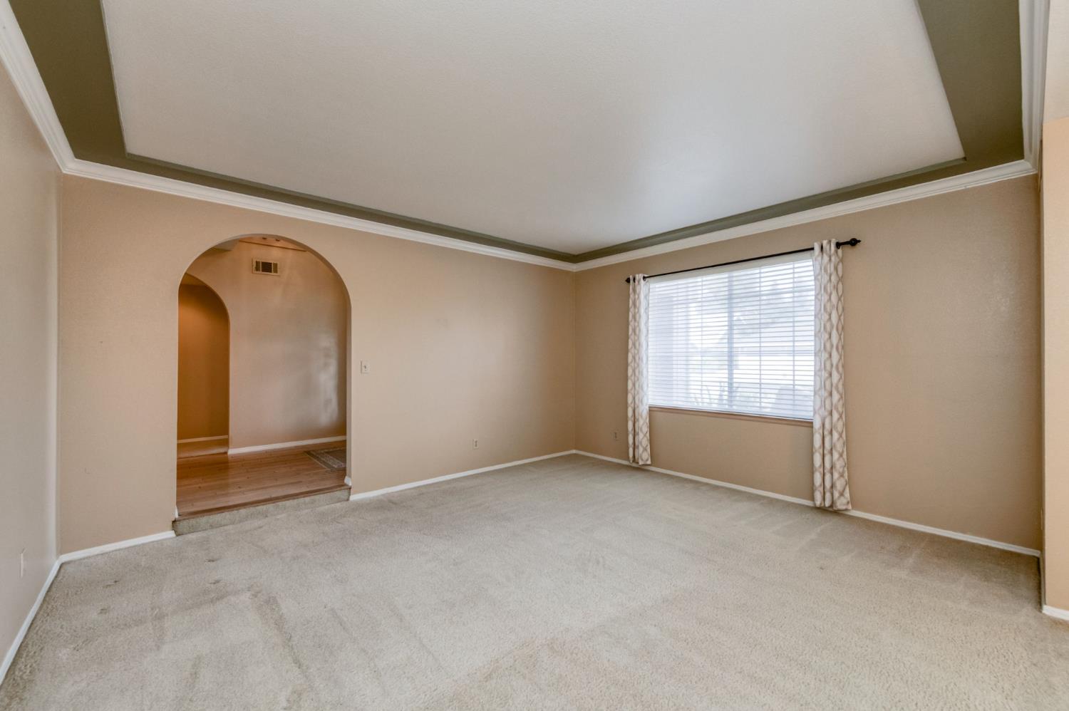1453 E Decatur Ave, Fresno, CA 93720