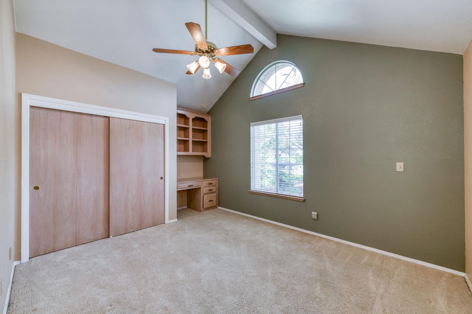 1453 E Decatur Ave, Fresno, CA 93720