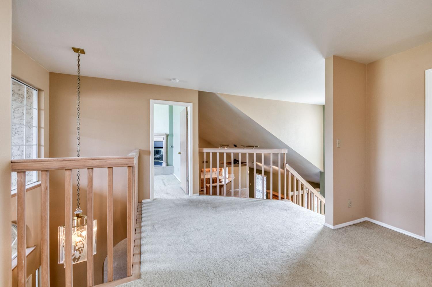 1453 E Decatur Ave, Fresno, CA 93720