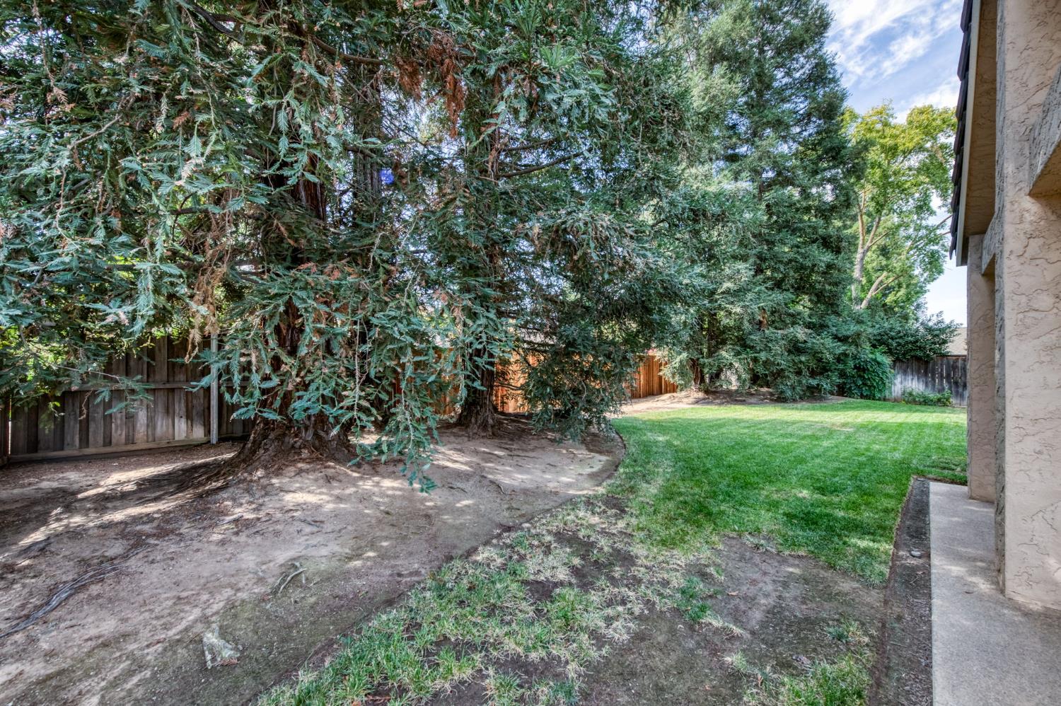1453 E Decatur Ave, Fresno, CA 93720
