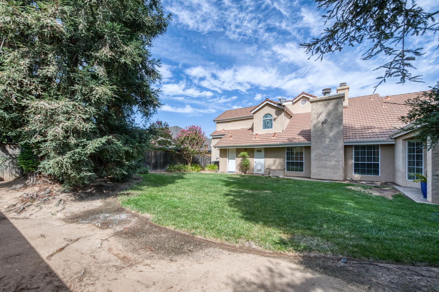 1453 E Decatur Ave, Fresno, CA 93720
