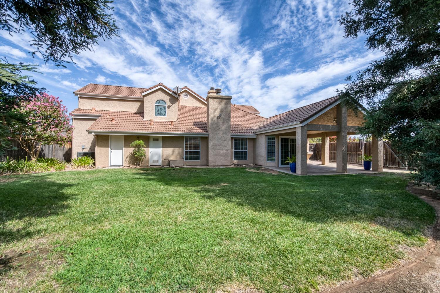 1453 E Decatur Ave, Fresno, CA 93720