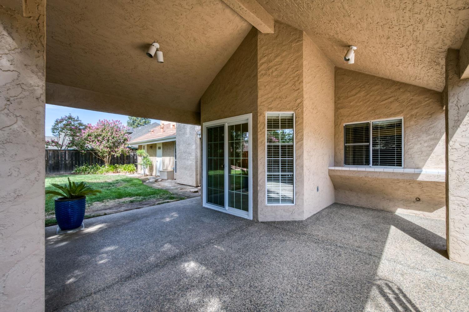 1453 E Decatur Ave, Fresno, CA 93720
