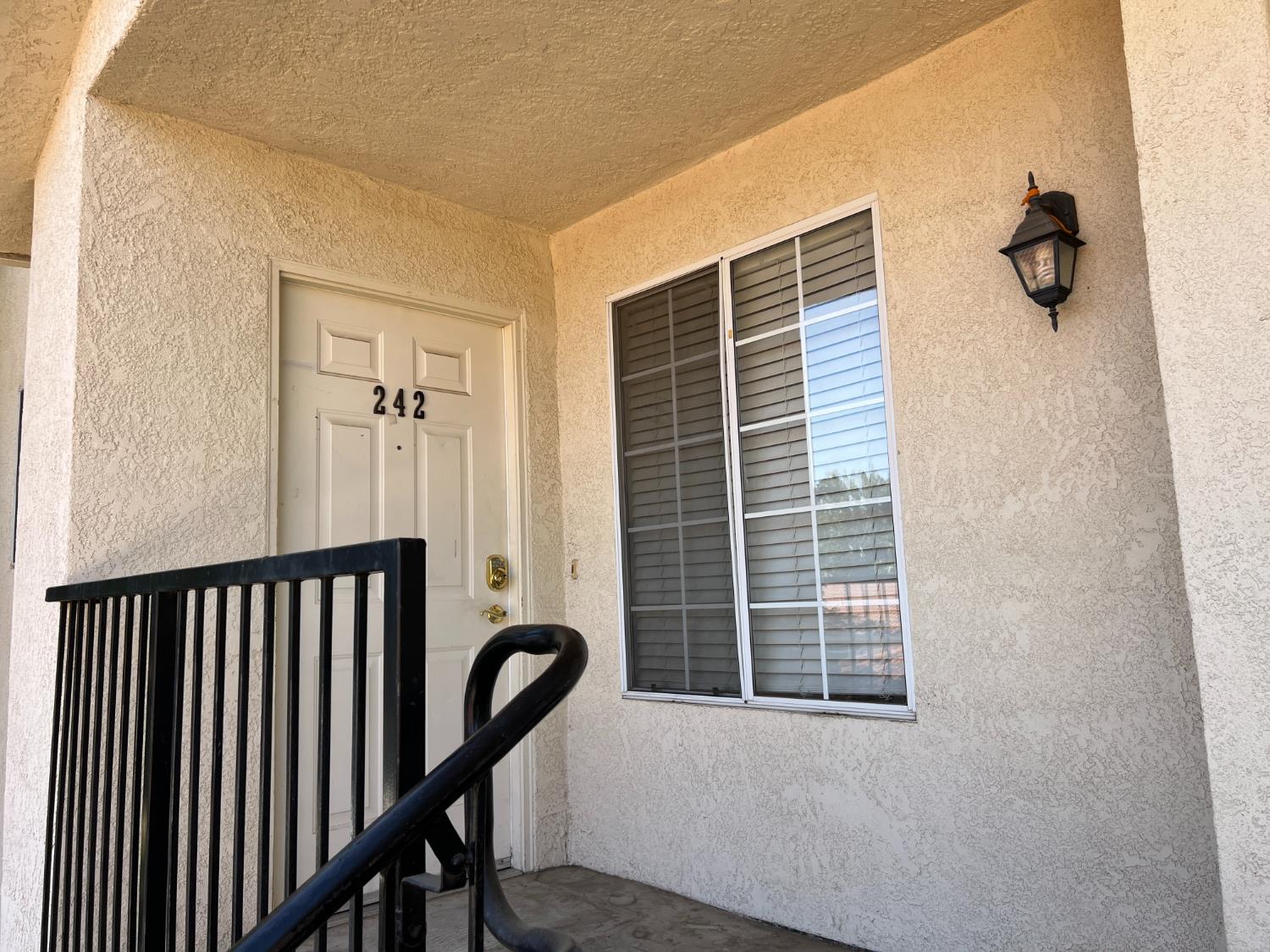 1542 E Alluvial Ave #242, Fresno, CA 93720