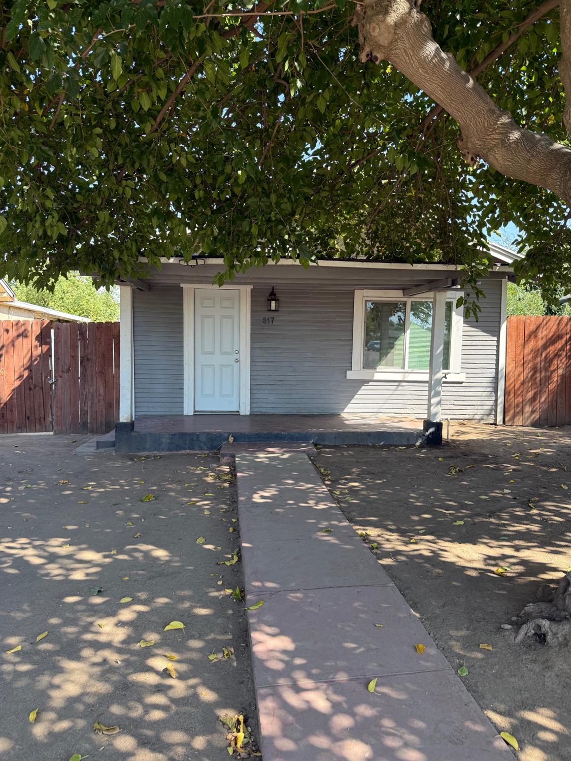 817 S 8Th St, Fresno, CA 93702