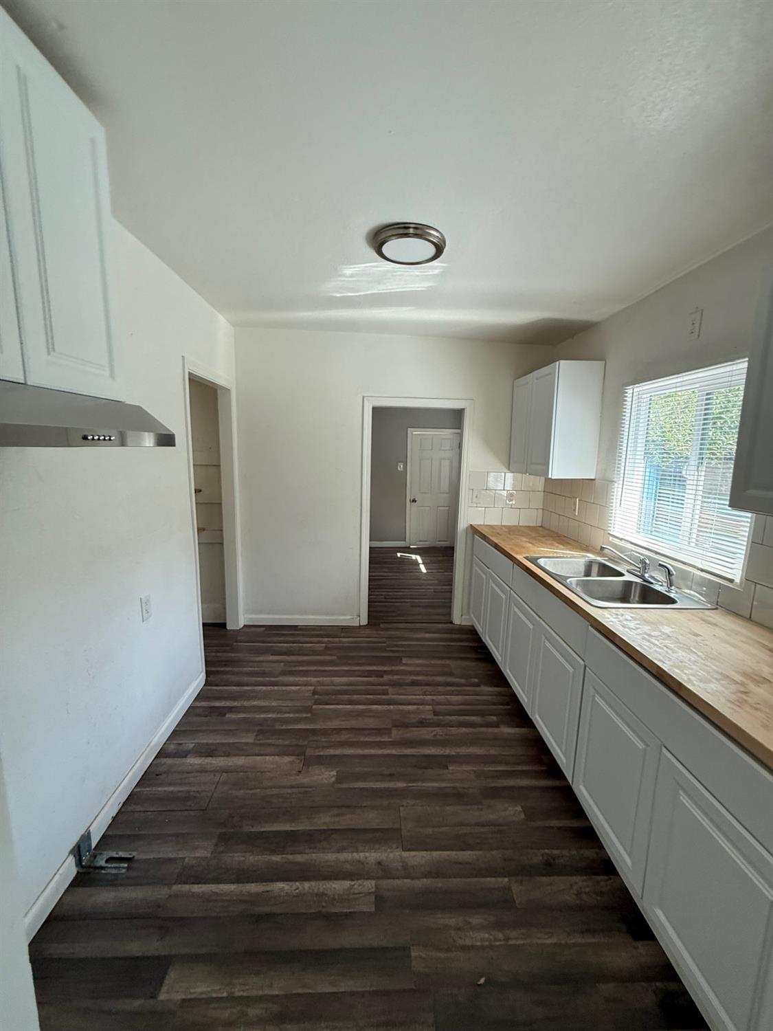817 S 8Th St, Fresno, CA 93702
