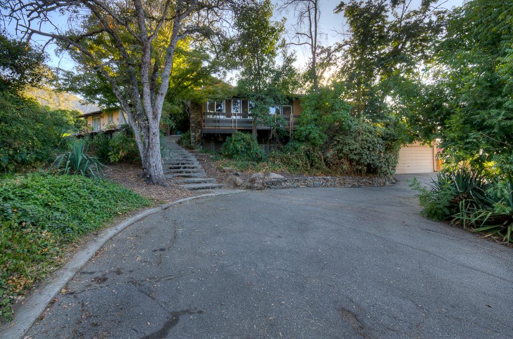 21197 Tollhouse Rd, Clovis, CA 93619