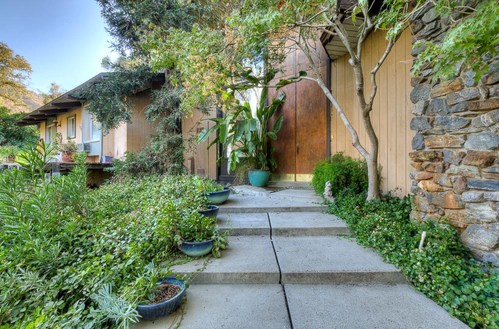 21197 Tollhouse Rd, Clovis, CA 93619