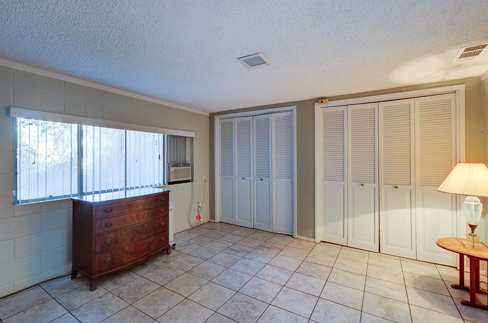 21197 Tollhouse Rd, Clovis, CA 93619