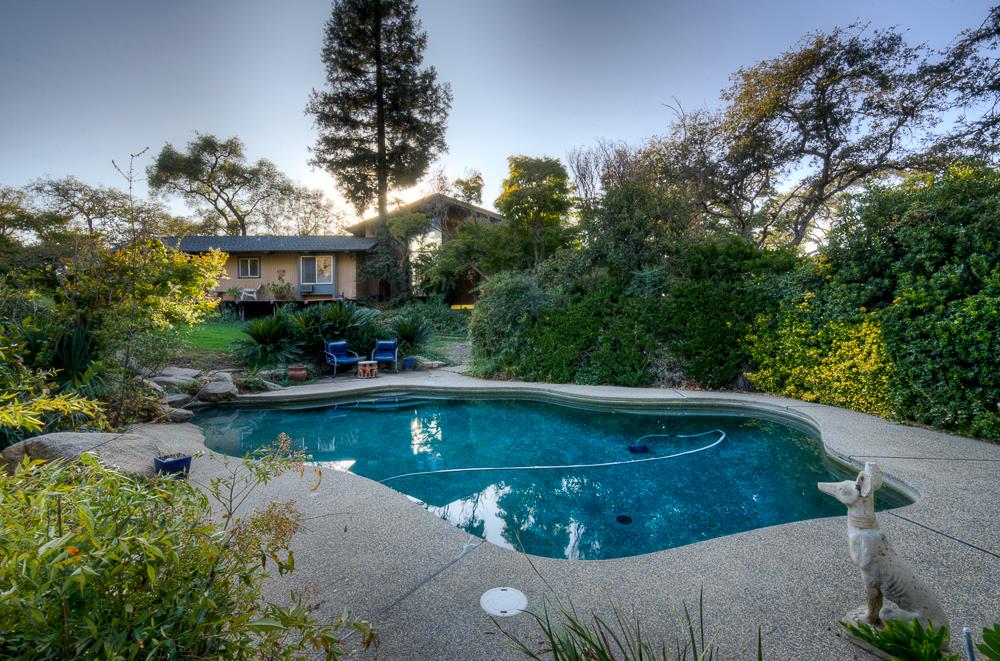21197 Tollhouse Rd, Clovis, CA 93619