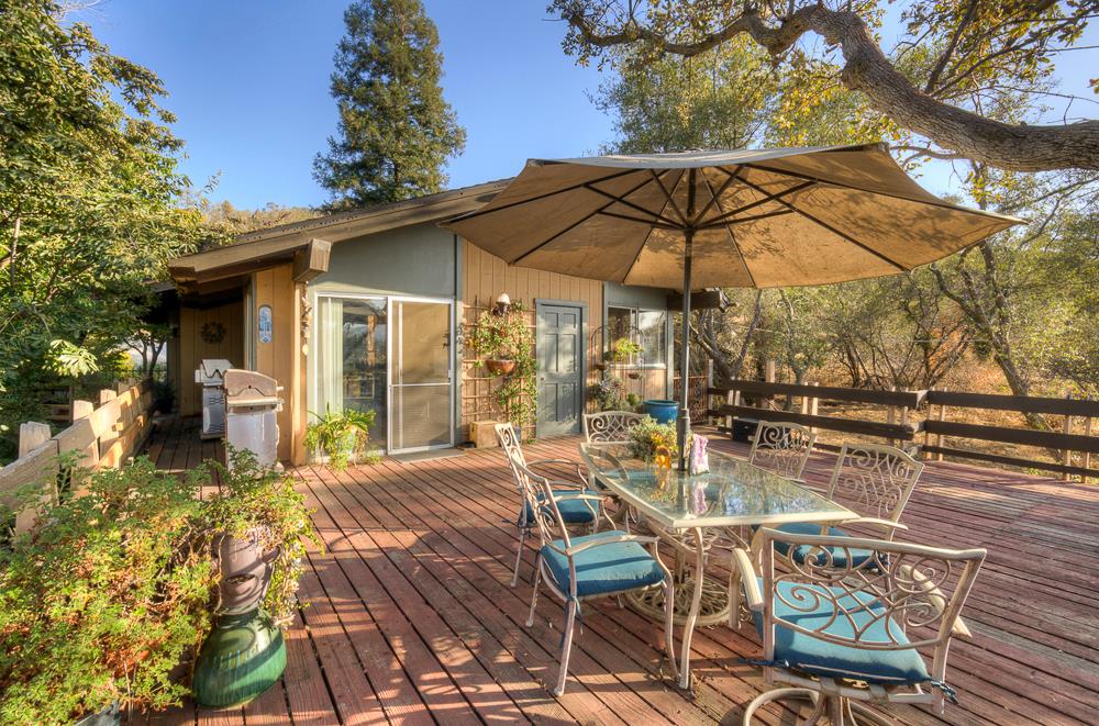 21197 Tollhouse Rd, Clovis, CA 93619