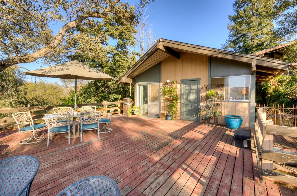 21197 Tollhouse Rd, Clovis, CA 93619
