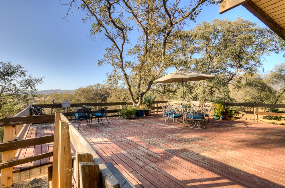 21197 Tollhouse Rd, Clovis, CA 93619