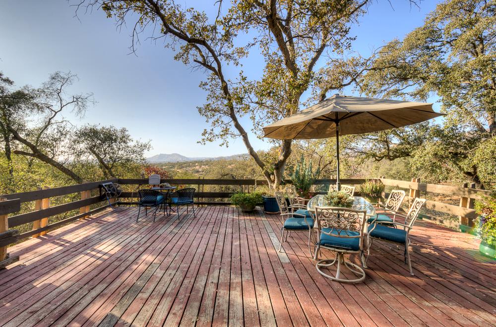 21197 Tollhouse Rd, Clovis, CA 93619