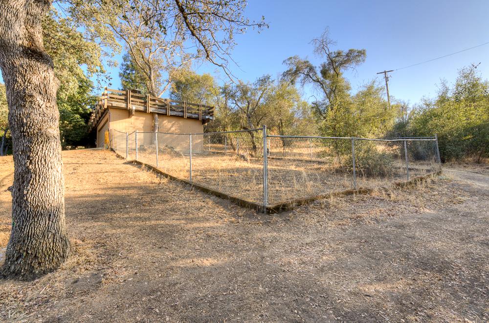 21197 Tollhouse Rd, Clovis, CA 93619