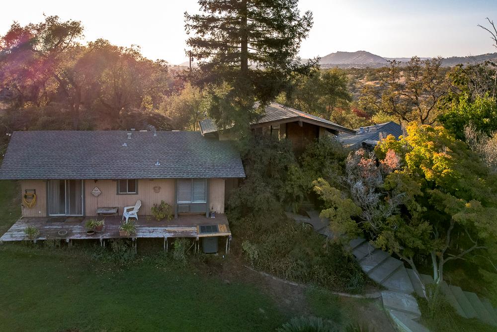 21197 Tollhouse Rd, Clovis, CA 93619