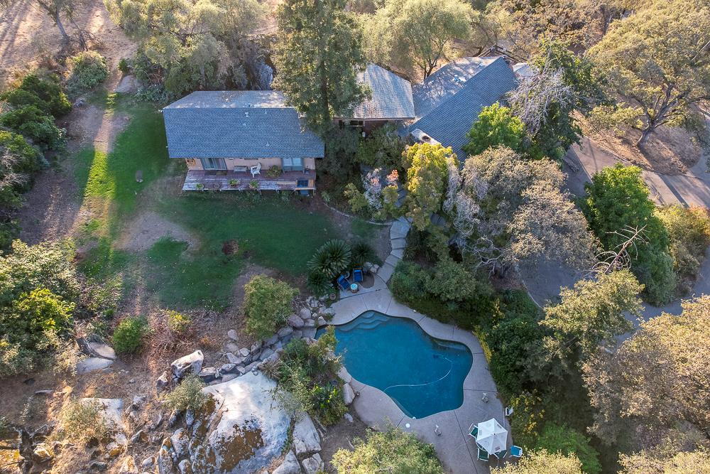 21197 Tollhouse Rd, Clovis, CA 93619