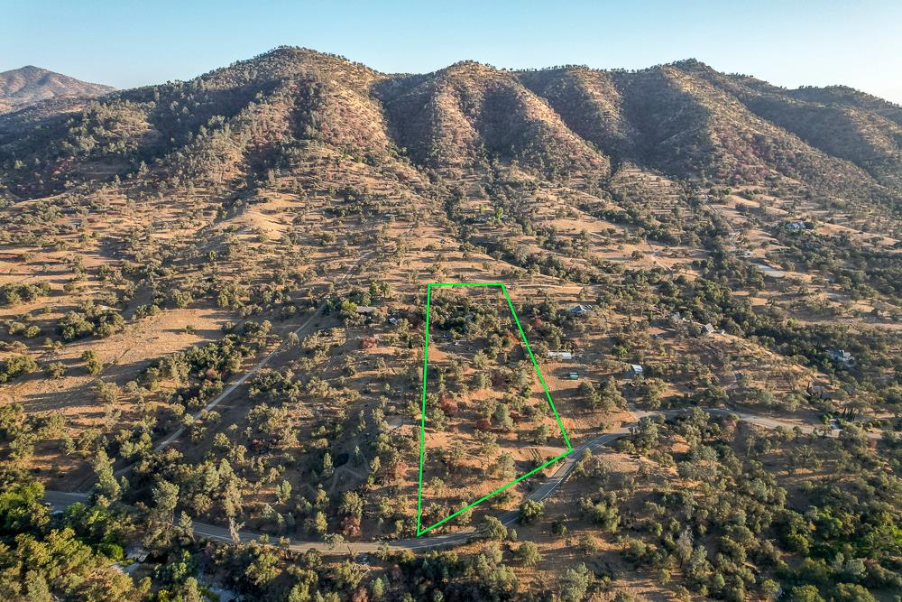 21197 Tollhouse Rd, Clovis, CA 93619