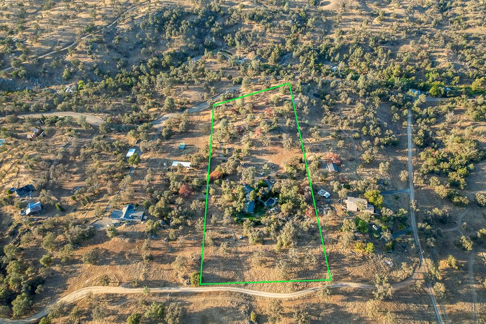 21197 Tollhouse Rd, Clovis, CA 93619