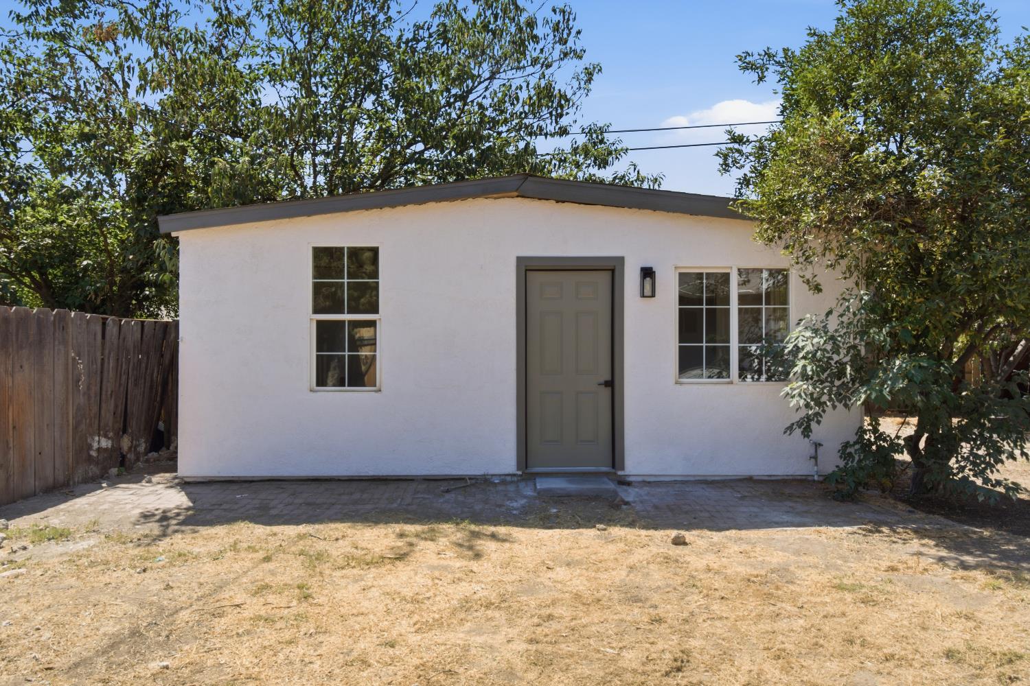 4782 E Nevada Ave, Fresno, CA 93702