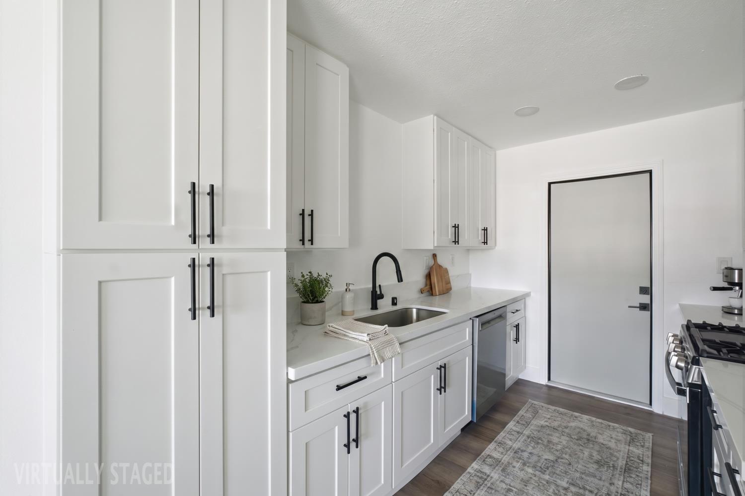 4782 E Nevada Ave, Fresno, CA 93702