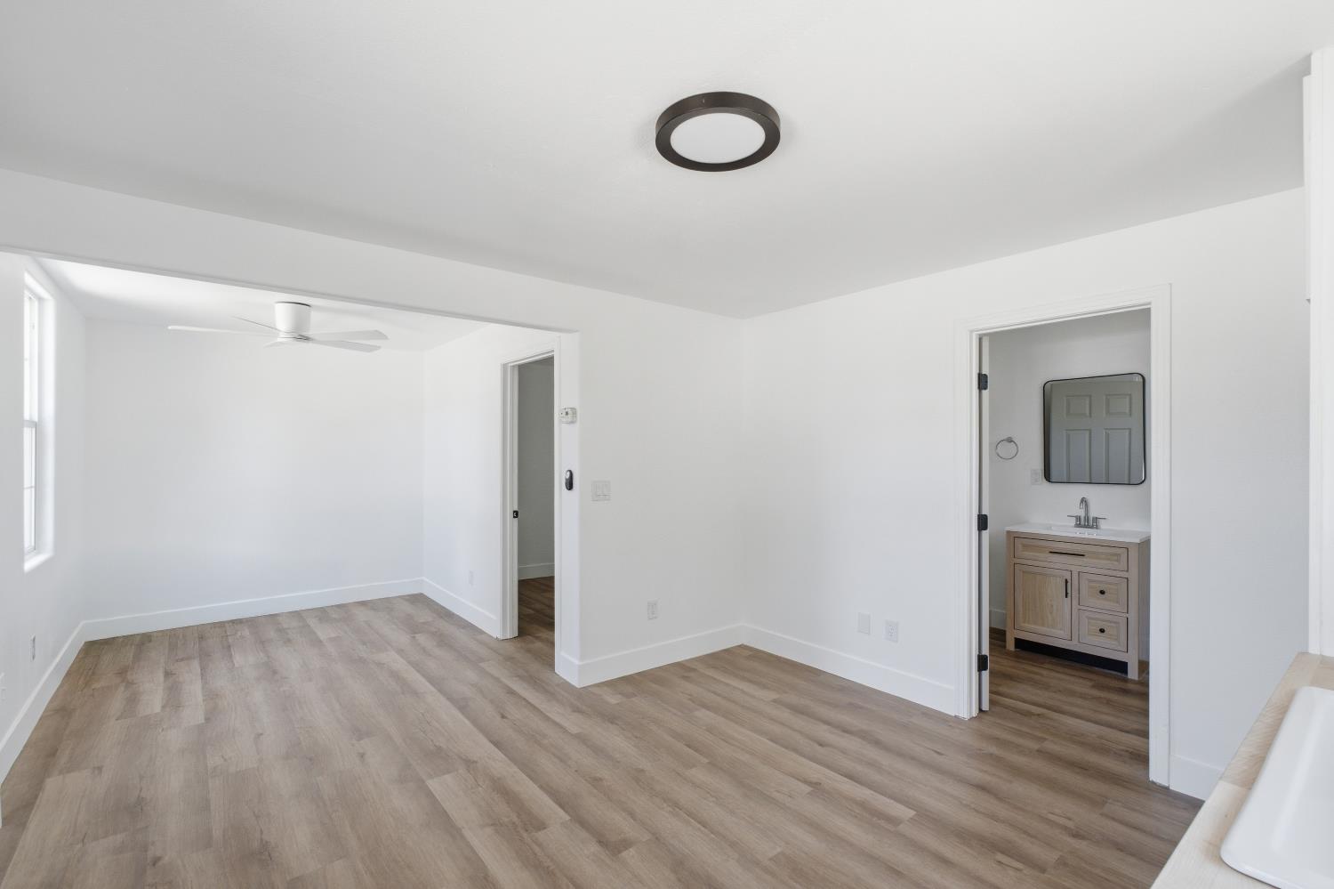 4782 E Nevada Ave, Fresno, CA 93702