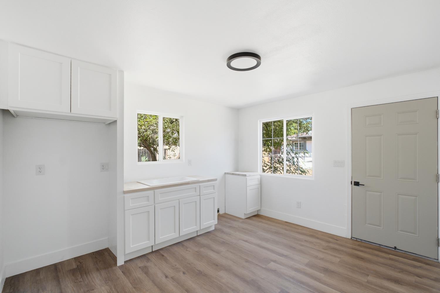 4782 E Nevada Ave, Fresno, CA 93702