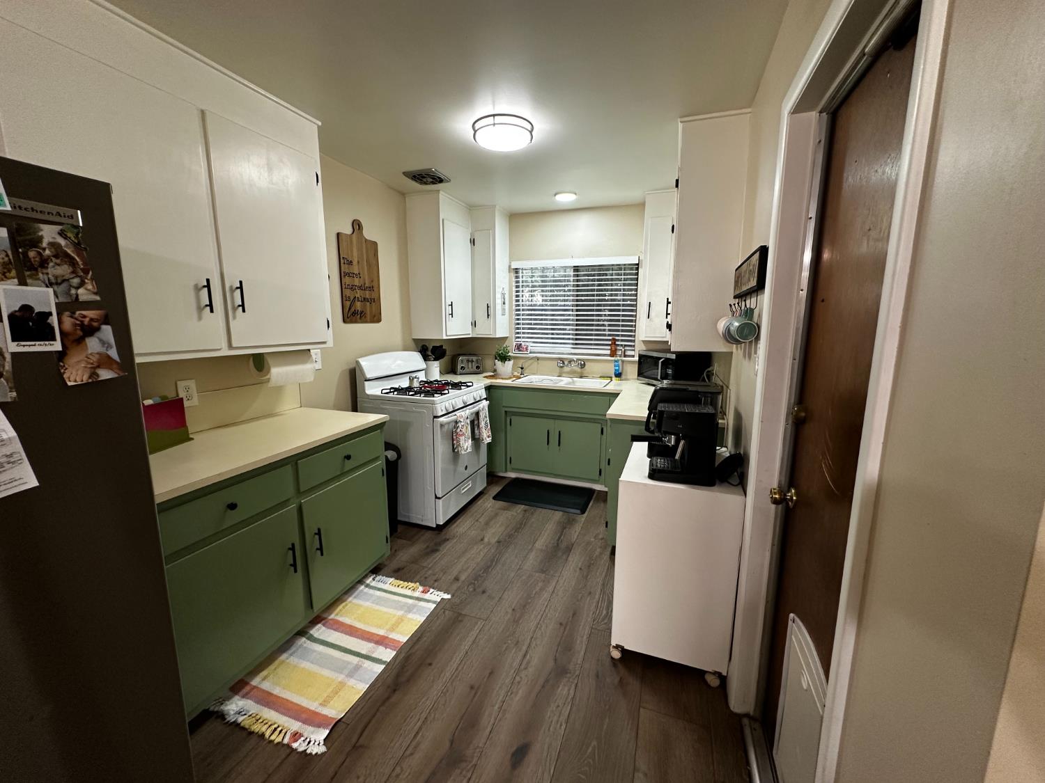4127 E Nevada Ave, Fresno, CA 93702