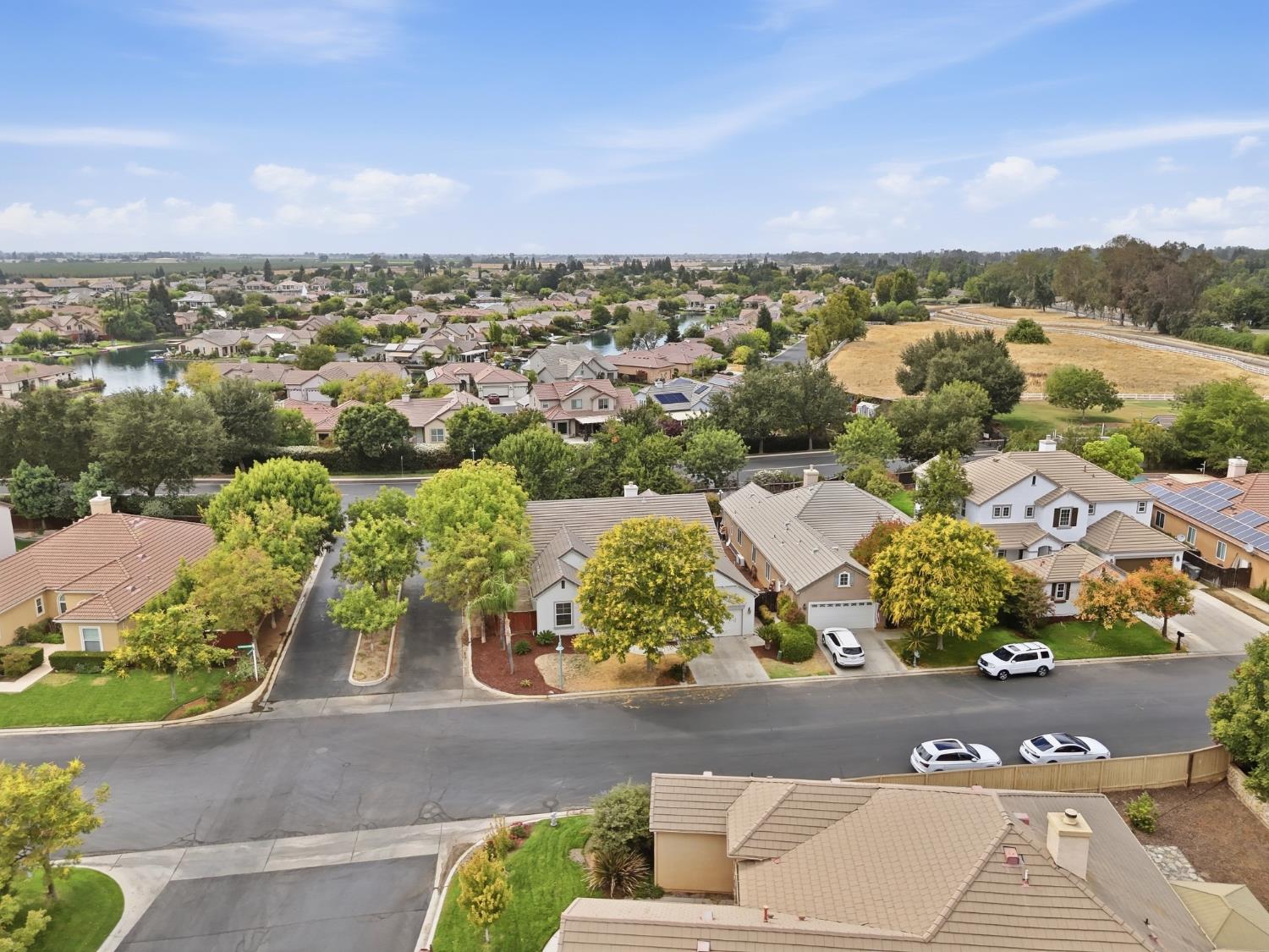 4769 N Emerald Peak Dr, Clovis, CA 93619