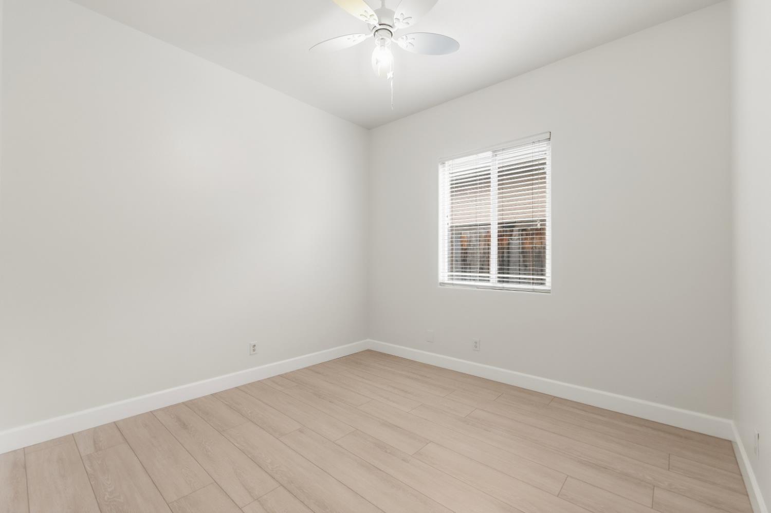 4769 N Emerald Peak Dr, Clovis, CA 93619