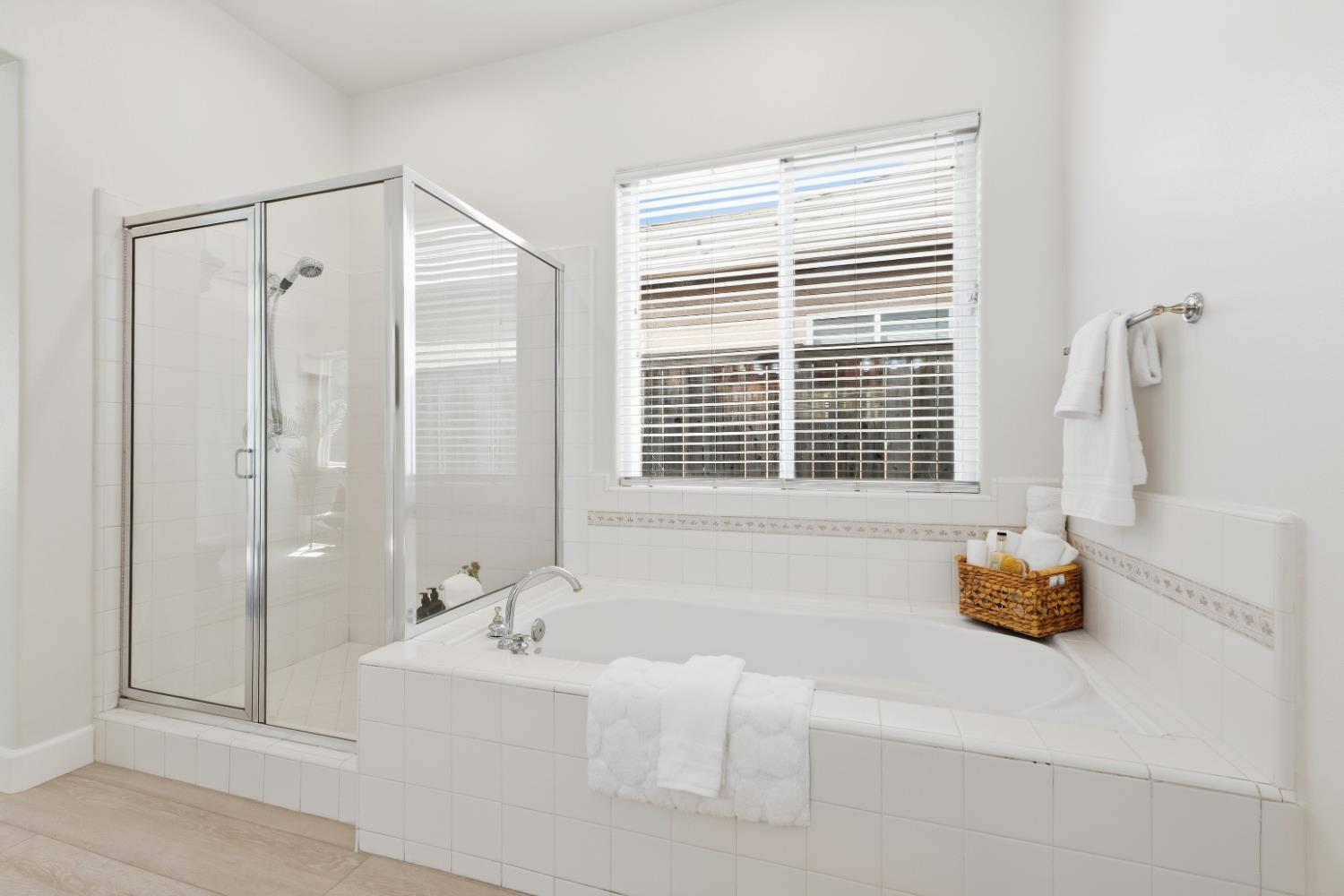 4769 N Emerald Peak Dr, Clovis, CA 93619