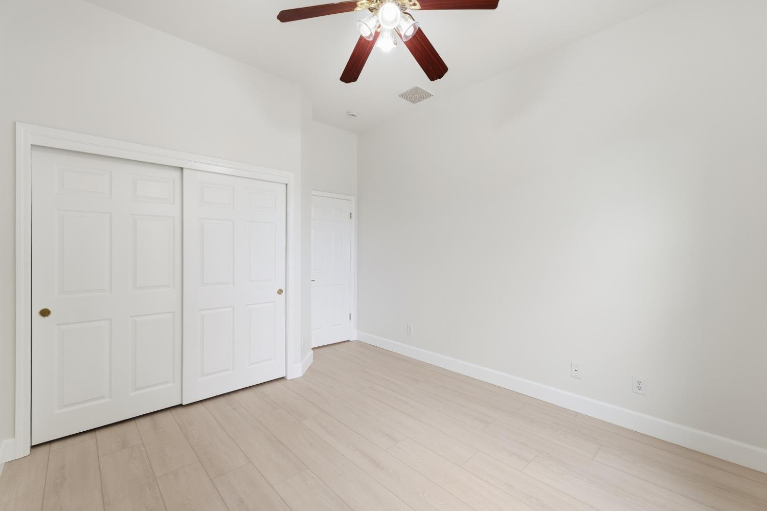 4769 N Emerald Peak Dr, Clovis, CA 93619