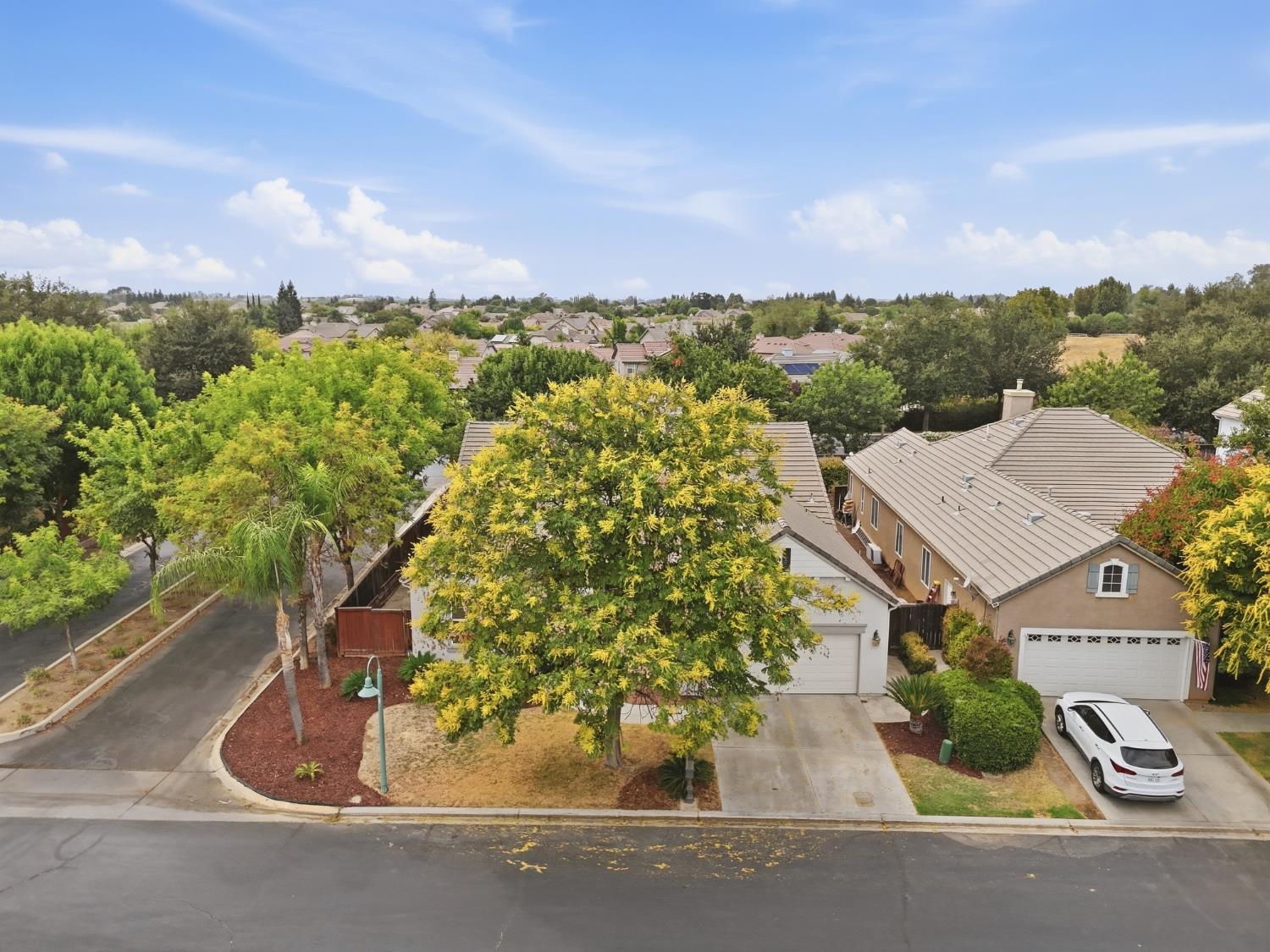 4769 N Emerald Peak Dr, Clovis, CA 93619