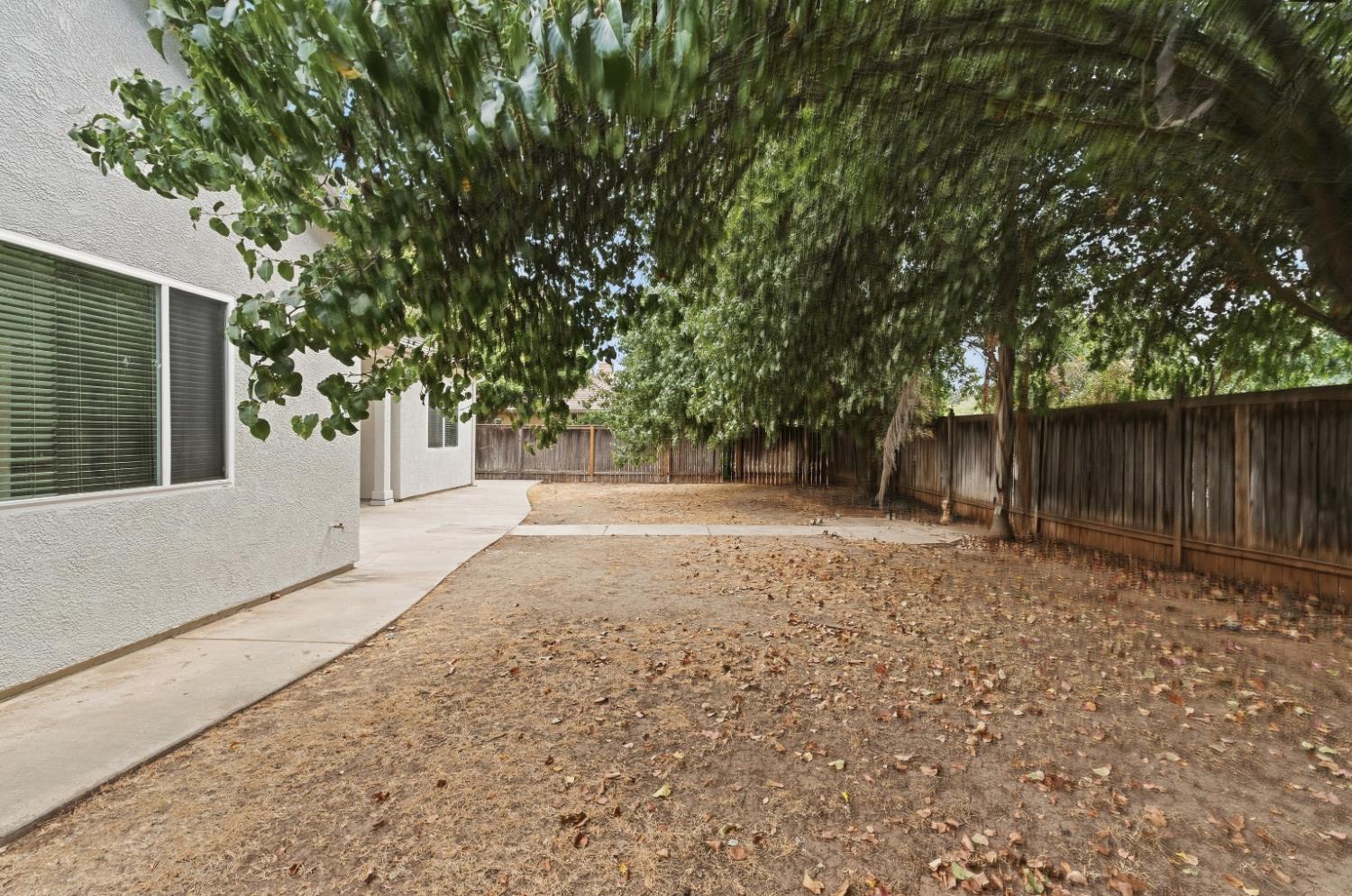 4769 N Emerald Peak Dr, Clovis, CA 93619
