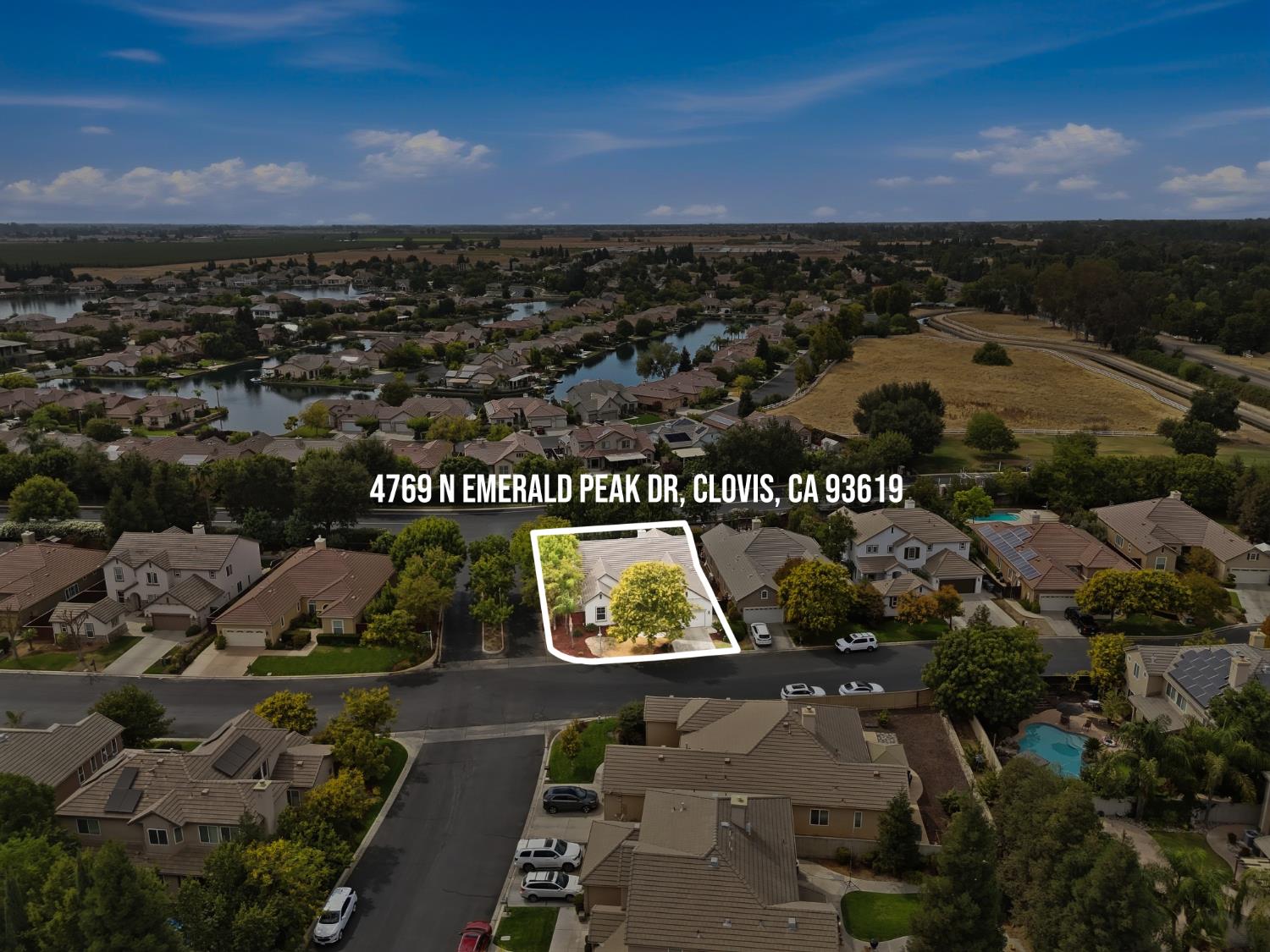 4769 N Emerald Peak Dr, Clovis, CA 93619
