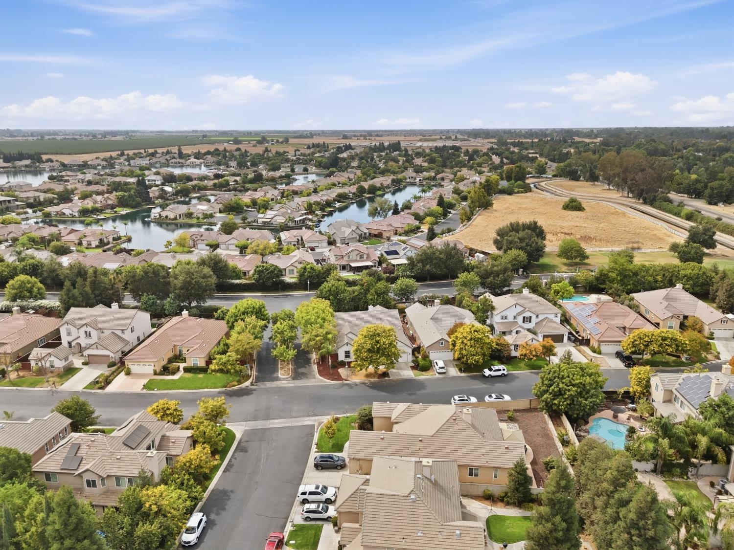 4769 N Emerald Peak Dr, Clovis, CA 93619