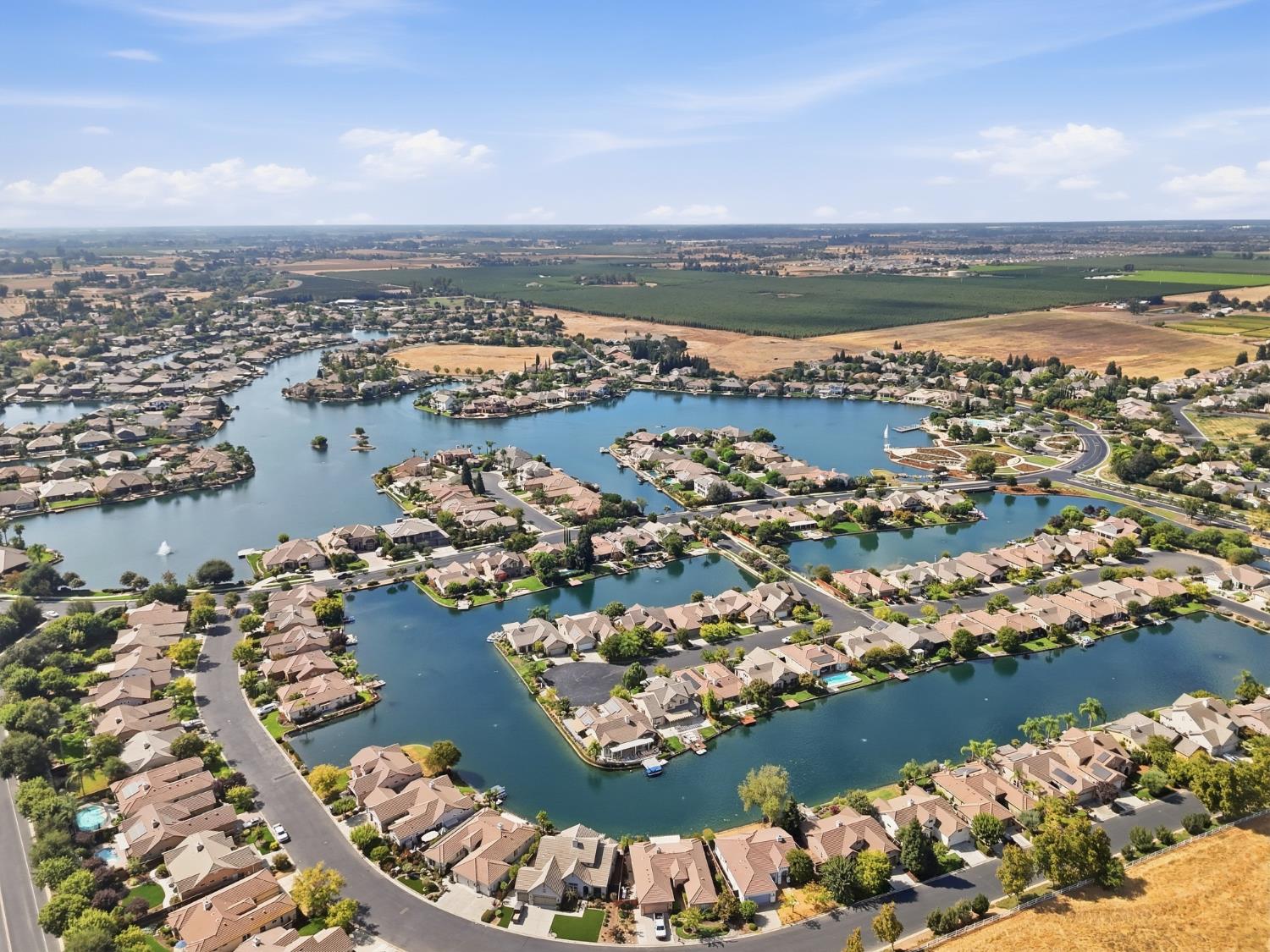 4769 N Emerald Peak Dr, Clovis, CA 93619