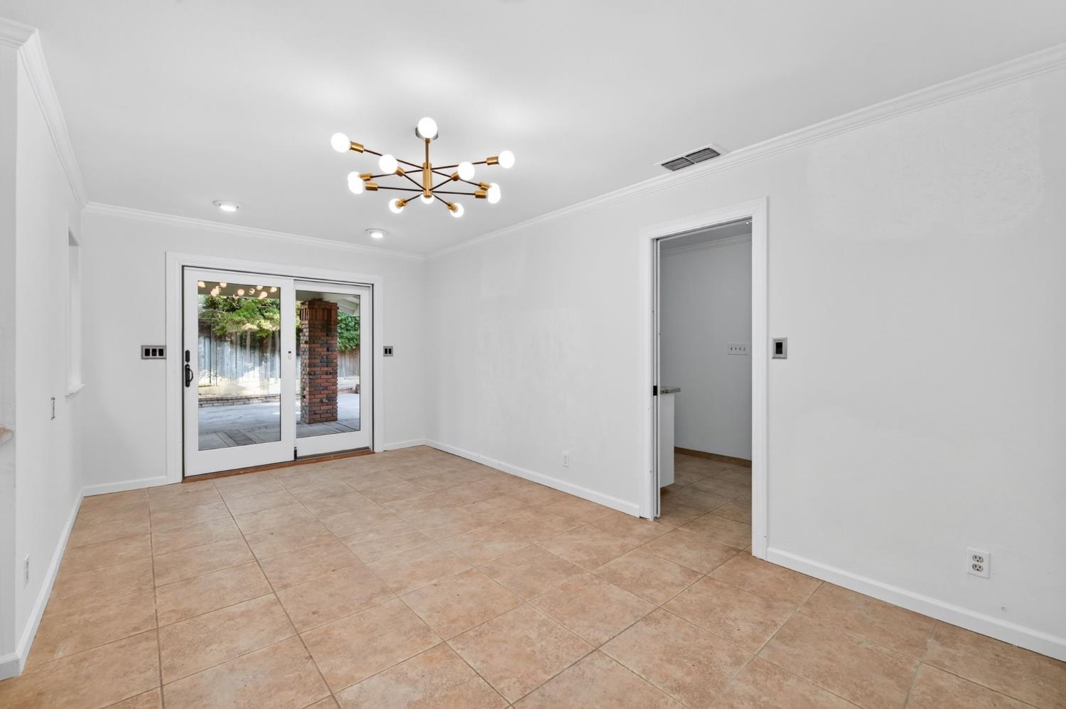 2527 W San Madele Ave, Fresno, CA 93711