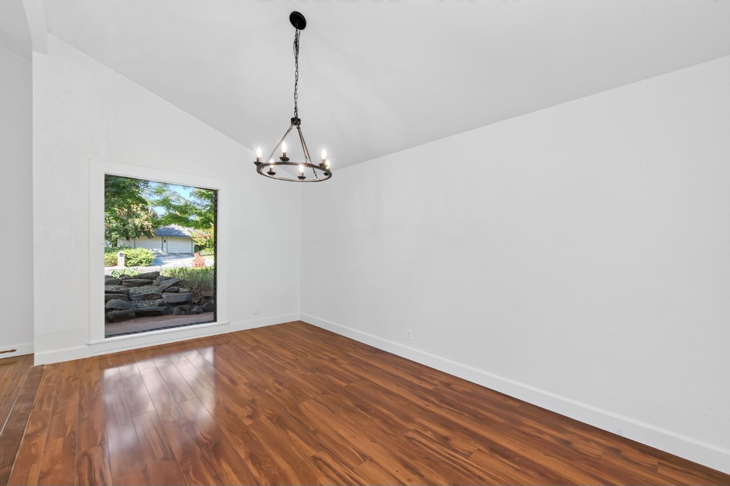 2527 W San Madele Ave, Fresno, CA 93711