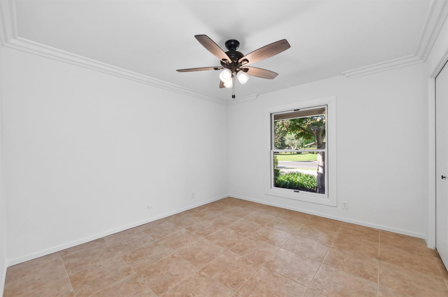2527 W San Madele Ave, Fresno, CA 93711
