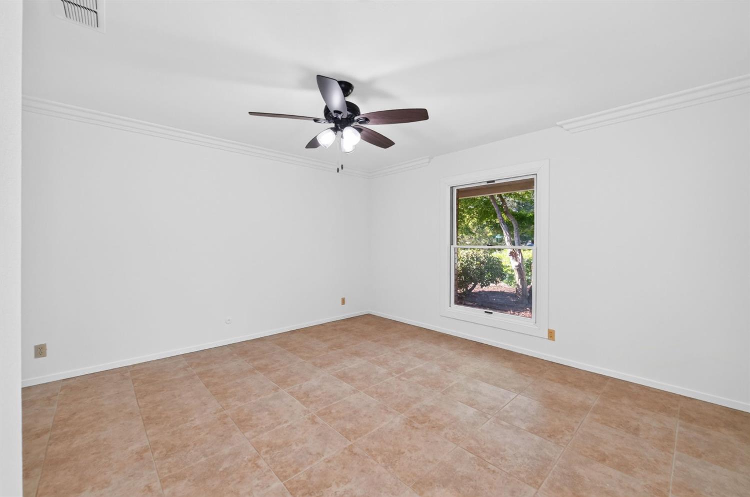 2527 W San Madele Ave, Fresno, CA 93711