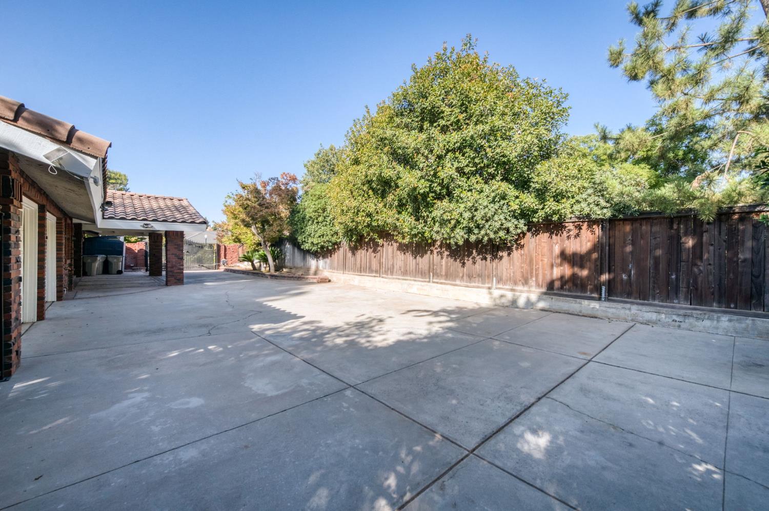 2527 W San Madele Ave, Fresno, CA 93711