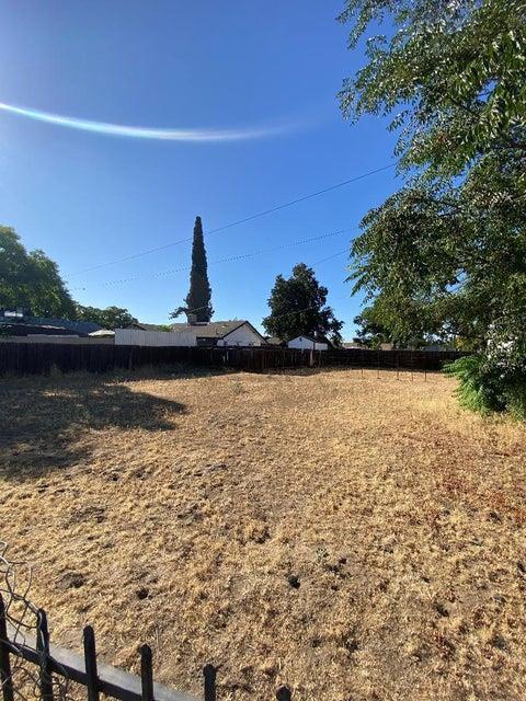 128 W Houston Ave, Visalia, CA 93291