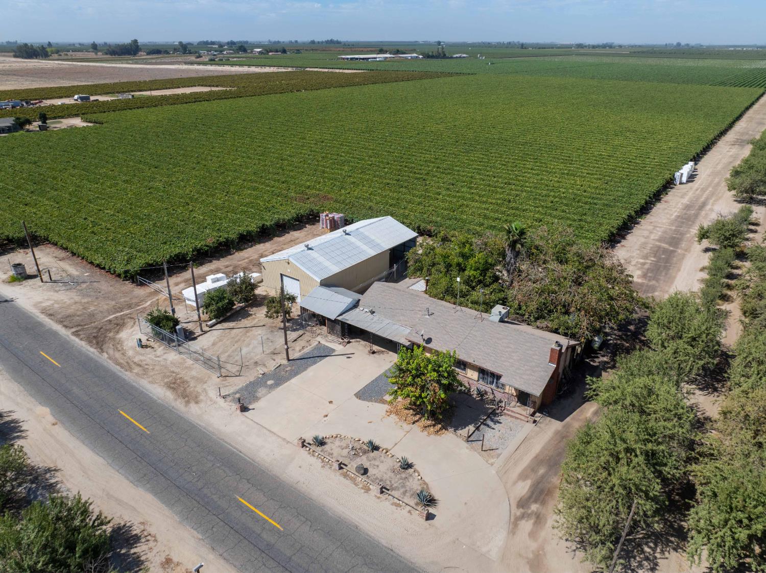 13333 S DeWolf Ave, Selma, CA 93662